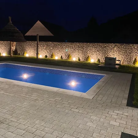 Pod Groniem 木屋 *